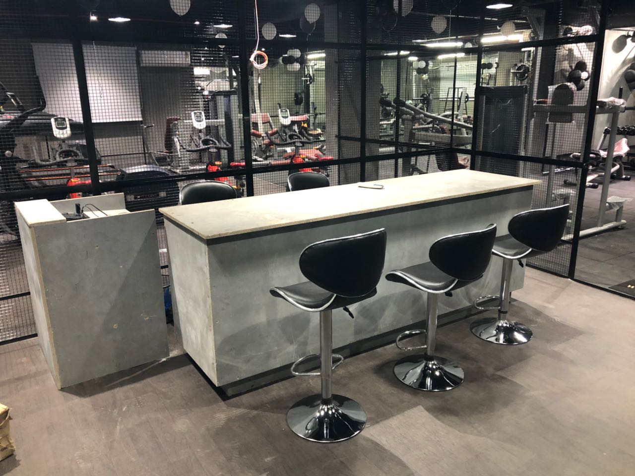 AK Fitness Studio gym facility photo 3