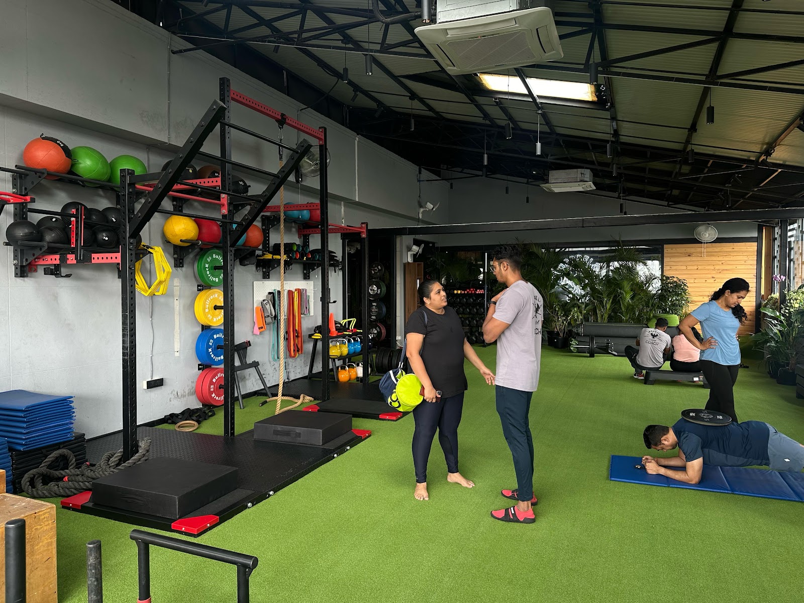 Barbell Cartel Gym gym facility photo 3, 5th floor, Gate, Varthur Main Rd, above ICICI Bank, next to Laughing Waters, Palm Meadows, Ramagondanahalli, Whitefield, Bengaluru, Karnataka 560066, India