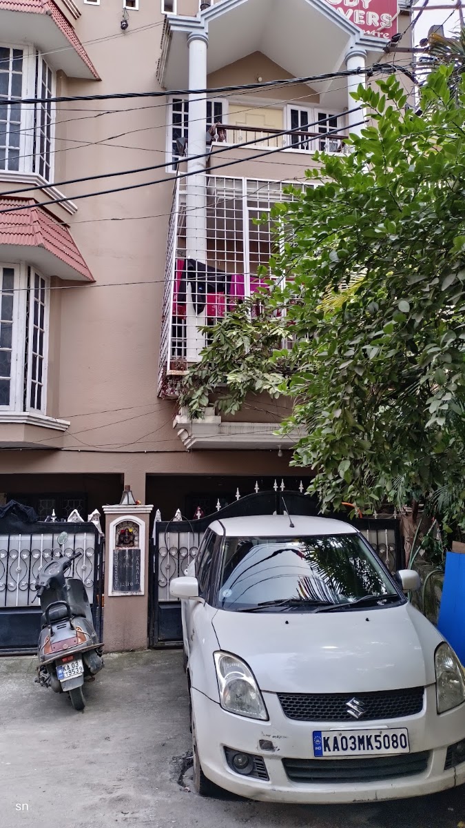 Body Carvers Gym gym facility photo 2, 12/11-8,thimiah garden, Mouna Guru Swamy Mutt Road, behind St. Aloysius institution, Cox Town, Bengaluru, Karnataka 560005, India