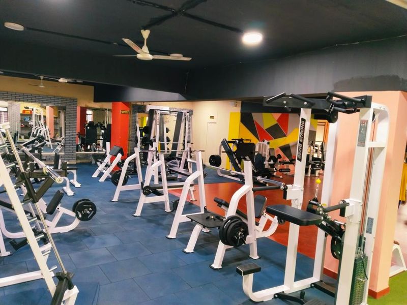 DropSweat The Gym Mehdipatnam gym facility photo 2, 4th Floor, 12-2-831/9/1 Dorato Avenue, X Road, opposite Vani College, MIGH Colony, Murad Nagar, Hyderabad, Telangana 500006, India