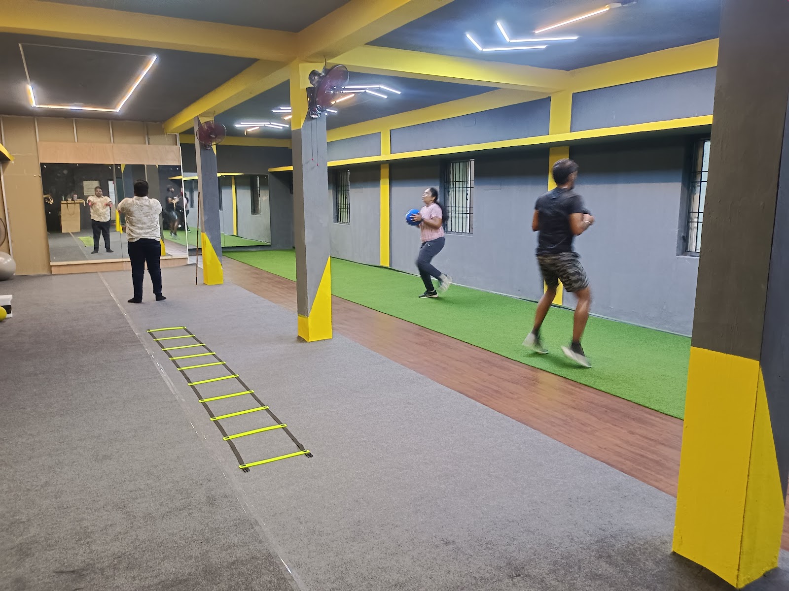 ELEVATE CROSSFIT GYM (personal trainer) gym facility photo 3, No.02, punniyakoti street, West Saidapet, Vinayagapuram, Chennai, Tamil Nadu 600015, India