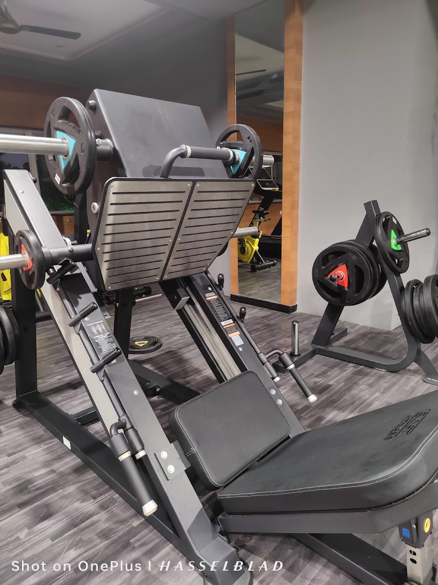 PR Fitness Club gym facility photo 3, Hotel Basant Residency, 4th Main Rd, Gandhi Nagar, Bengaluru, Karnataka 560009, India
