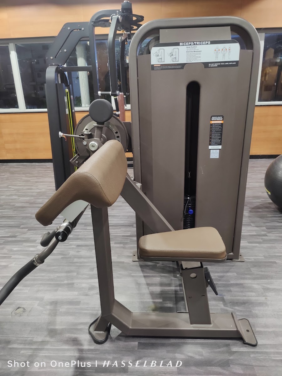 PR Fitness Club gym facility photo 4, Hotel Basant Residency, 4th Main Rd, Gandhi Nagar, Bengaluru, Karnataka 560009, India