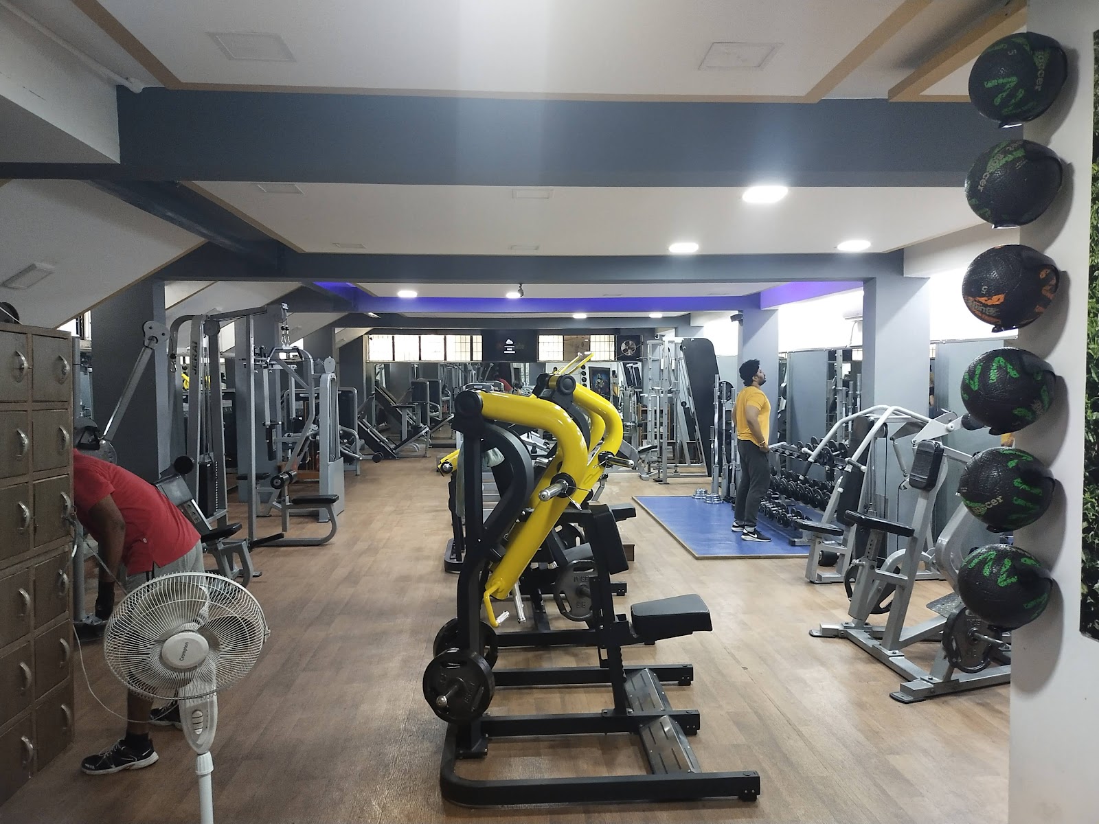 Santhosh Gym gym facility photo 3, 13, GKW Main Rd, Huchappa Layout, Govindaraja Nagar Ward, GKW Layout, Vijayanagar, Bengaluru, Karnataka 560040, India